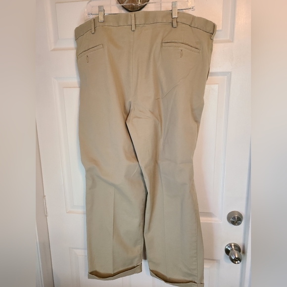 Dockers Men's Relaxed Fit Khakis, Size: 44x30, Color: Tan - Picture 6 of 11